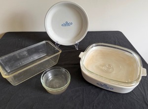 lot 57 image: Pyrex Pack-Loaf Pan, Coneflower Pie Plate & Casserole, Bowls