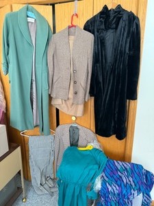 lot 178 image: Retro Clothing with Coats, Womens Suits, Overalls & Dresses