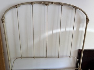 lot 208 image: Metal Headboard that Would Make A Great Garden Trellis