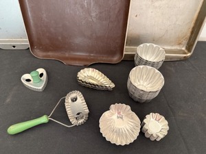 lot 202A image: Sandbakbel Cookie Molds, Pastry Cutter & Tupperware Pastry Mat