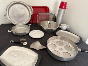 lot 212 image: Metal Cooking Lot With Pots & Thermos