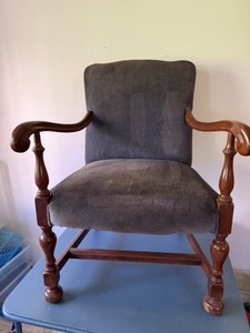 lot 115B image: Sturdy Blue Upholstered Arm Chair with Wooden Base