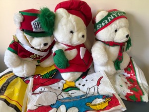 lot 101 image: Santa Bears From 1986,1991,1997 with Original Bags