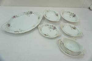 lot 1 image: Vintage Serving dish set