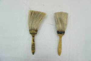 lot 3 image: Vintage Barber Neck dusters