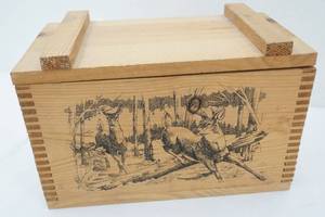 lot 50 image: Wooden Box 16x 9x9.5