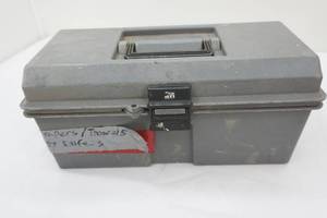 lot 51 image: Poly Toolbox & contents
