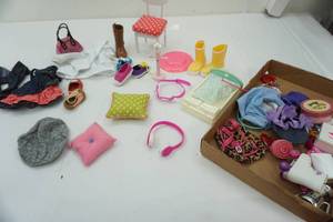lot 53 image: Doll Accessories