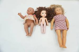 lot 54 image: Dolls 3ct