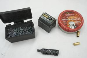 lot 65 image: Pellets & Clip for Ruger .22 wammo in it