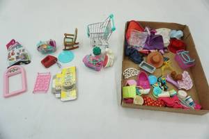 lot 72 image: Doll Accessory Lot
