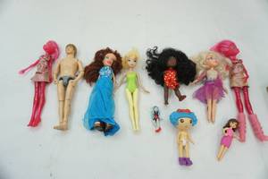lot 73 image: Variety Doll Lot - Barbie doll type