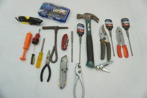 lot 104 image: Hardware Lot