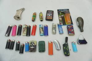 lot 149 image: Lighter Lot