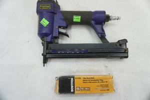lot 189 image: air stapler & staples