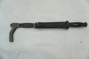 lot 191 image: nail puller