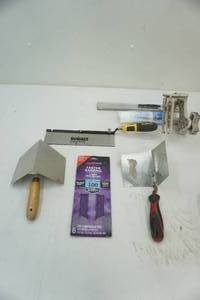 lot 243 image: paintingsheetrock tools