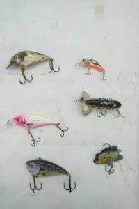 lot 289 image: Fishing lures