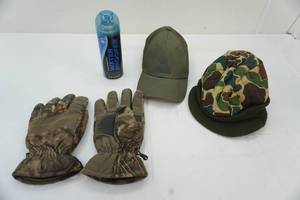 lot 312 image: Adidas baseball cap, Camo Gloves & hat & Waterproofed