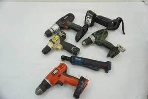 lot 325 image: Variety of power tools