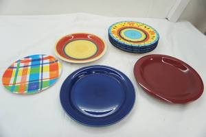 lot 333 image: dinner plate lot