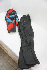 lot 335 image: Motocross pants & rain pants