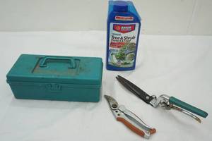 lot 342 image: Tree & Shrub Protect & Feed, Clippers in poly tool box