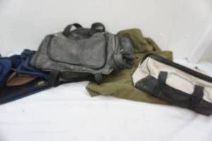 lot 344 image: duffle bag lot