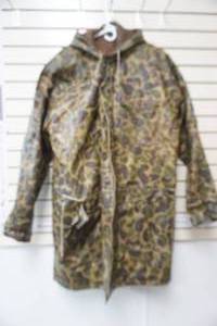 lot 367 image: Waterproof, lined camo raincoat