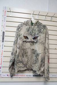 lot 375 image: Predator Quest Mens XL camo sweatshirt