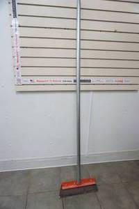 lot 411 image: 14 surface scraper - long handled