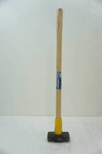 lot 413 image: 8lb sledge hammer