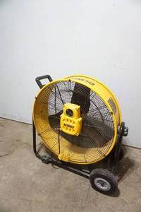 DeWalt 24" Drum Fan