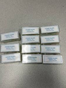 lot 43 image: Box of Cover Glasses 22x22mm 1oz.
