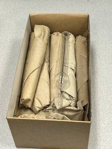 lot 44 image: Box of Drying Tubes - Straight With 2 Bulbs, 150x18mm