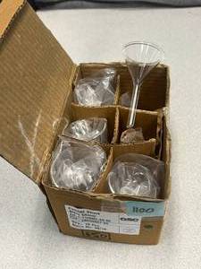 lot 52 image: 10 - Short Stem Funnels, 50mm Stem, 2 Inch Top