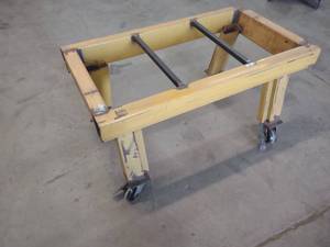 lot 40 image: Yellow Cart, 47x26x25...