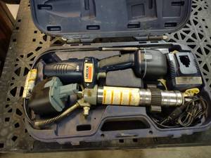lot 14 image: Lincoln 18 Volt Grease Gun, Works...