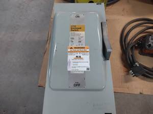 lot 16 image: ITE 100 Amp Switch Box...
