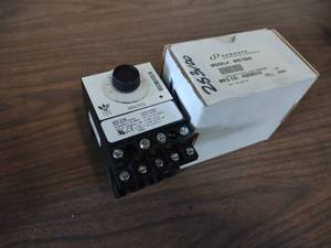 lot 102 image: Eagle Signal Model BRE10A6 Time...