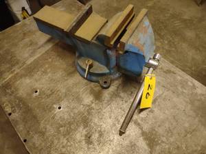 lot 26 image: Olympia 6 Swivel Base Vise...
