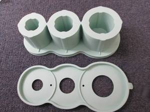 lot 60 image: Silicon Ice Cube Tray...