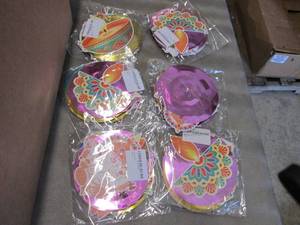 lot 72 image: 6 pks Party Supplies...