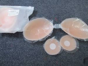 lot 92 image: 2- A Cup Sticky Bras...