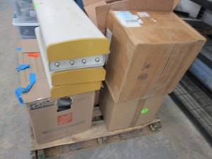 lot 136 image: Pallet of Assorted UnsolUnclaimed ...