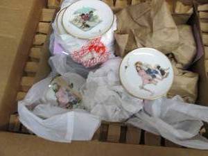 lot 232 image: Box of Assorted Mini Norman Rockwel...