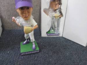 lot 260 image: 3- Yahoo Sports 2010 Bobble Heads...