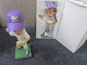lot 262 image: 3- Yahoo Sports 2010 Bobble Heads...