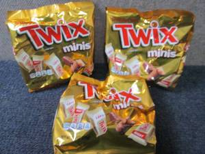 lot 353 image: 3- 9.7 oz Twix Minis...
