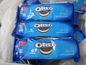 lot 400 image: 12- 2.4 oz Oreos...